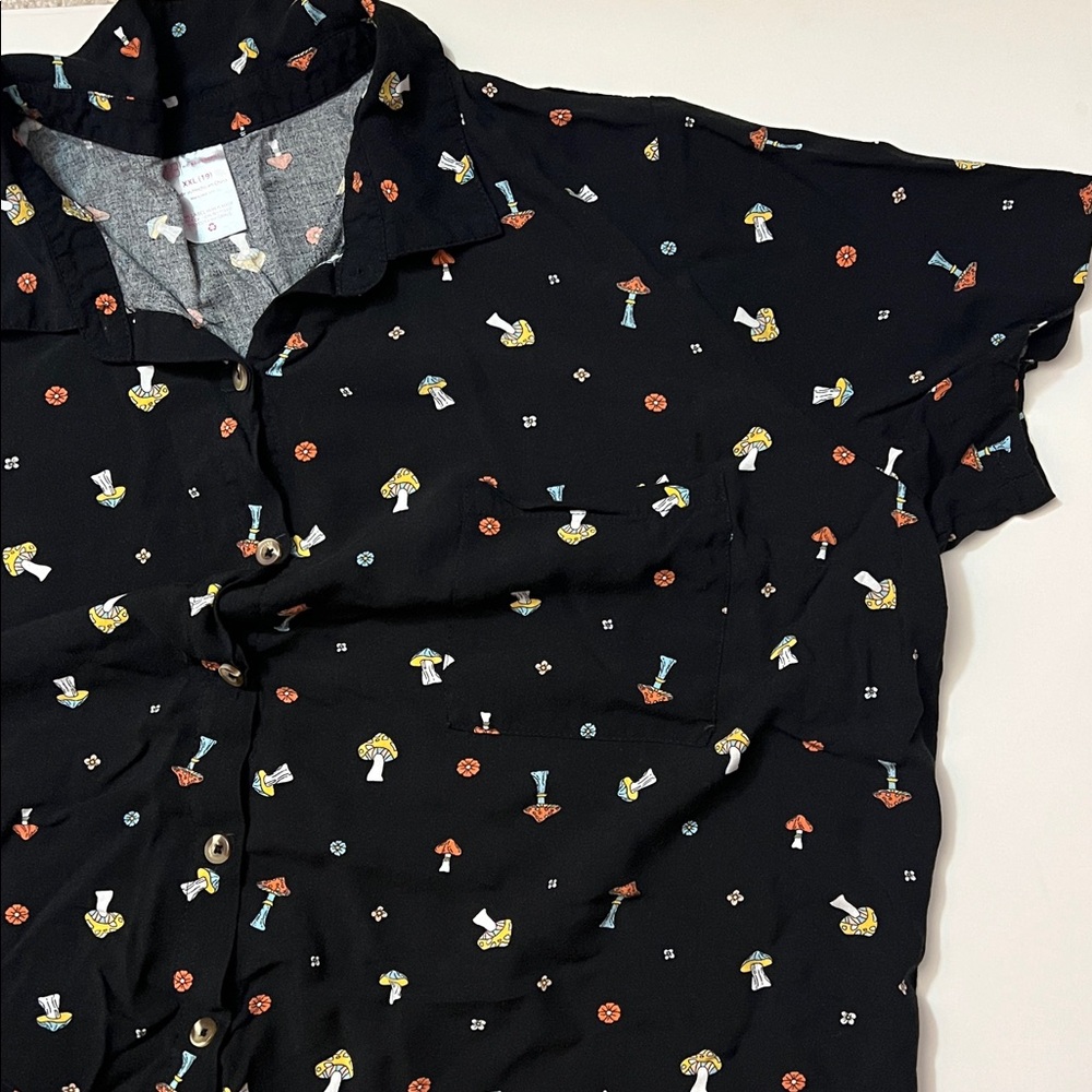Black Mushroom button down short sleeve shirt women’s juniors XXL / 19 - Picture 6 of 11